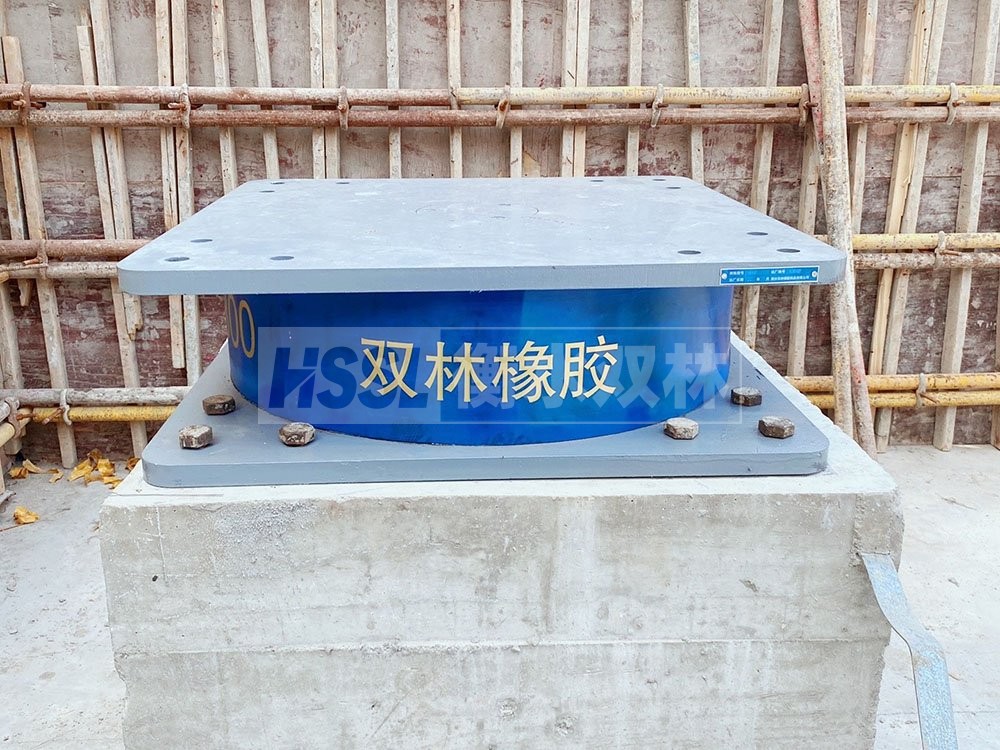 建筑基础隔震支座厂家 LNR300橡胶隔震支座多少钱 HDR支座生产厂家
