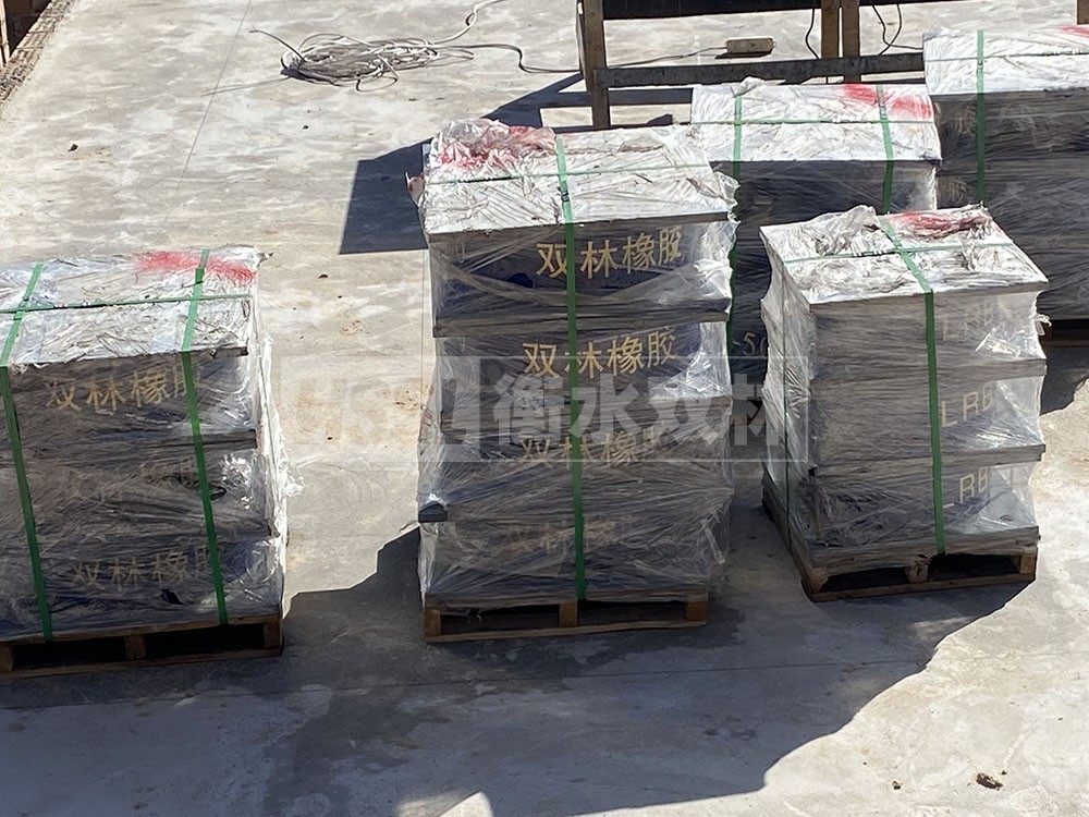 减震隔震支座厂家电话 建筑摩擦摆支座 Y4Q铅芯隔震支座